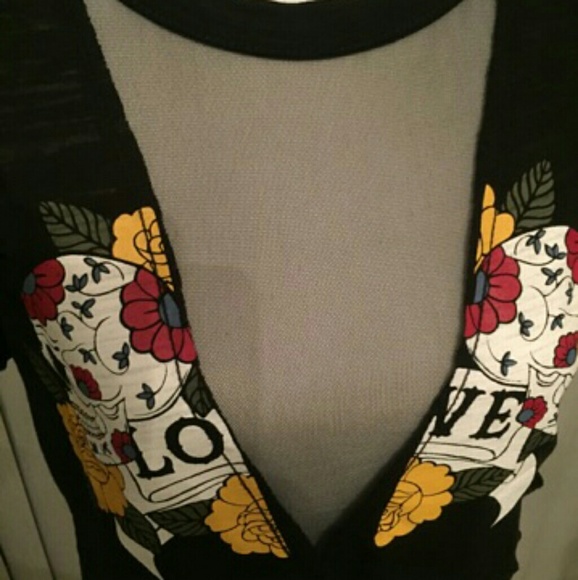 ALMOST FAMOUS TSHIRT!! - Picture 2 of 5